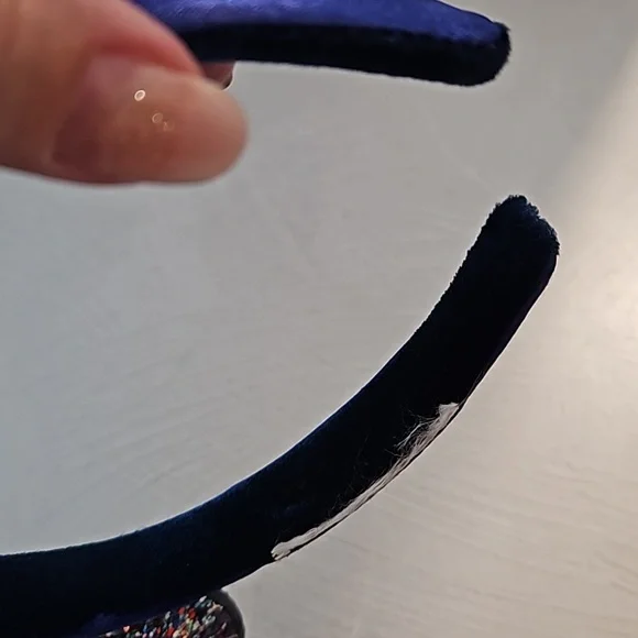 Disney Parks Commemorative 2020 Mouse Ears glitter sequins souvenir EUC WDW - Picture 7 of 7